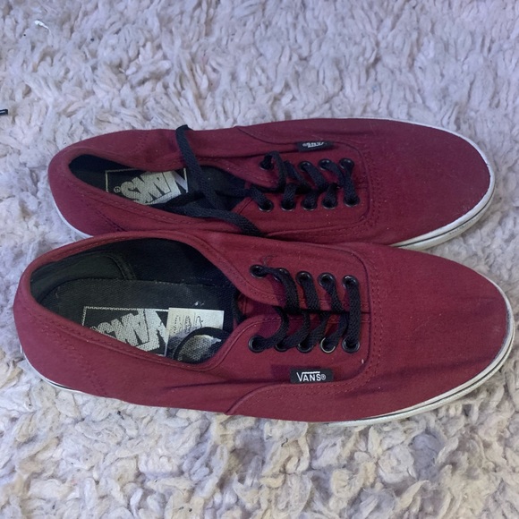 Women’s VANS used Burgundy size 7 ! - Picture 3 of 4